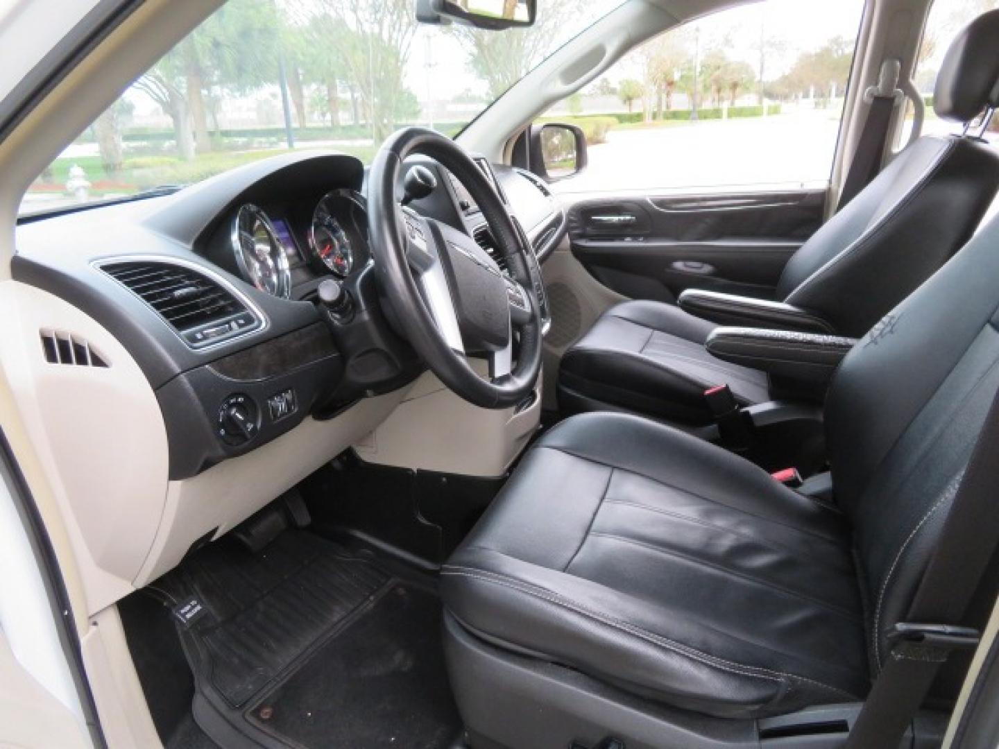 2014 White /Black Chrysler Town & Country (2C4RC1BG4ER) , located at 4301 Oak Circle #19, Boca Raton, FL, 33431, (954) 561-2499, 26.388861, -80.084038 - Photo#65